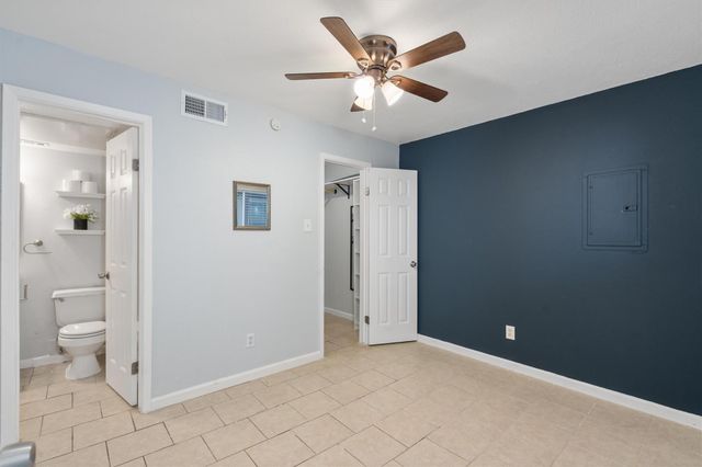 1840 Burton DR 131, Austin, TX 78741