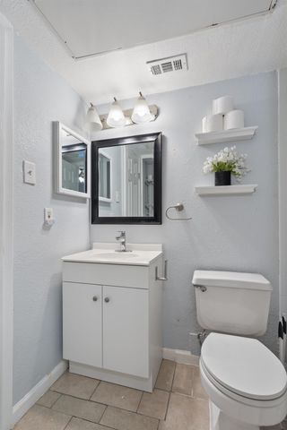 1840 Burton DR 131, Austin, TX 78741