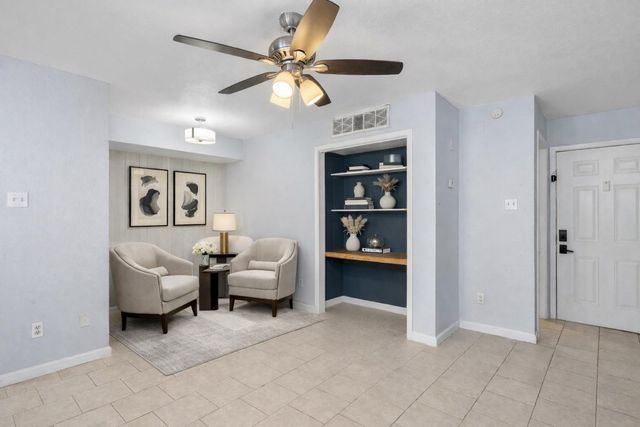 1840 Burton DR 131, Austin, TX 78741