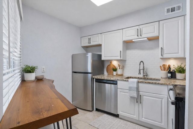 1840 Burton DR 131, Austin, TX 78741