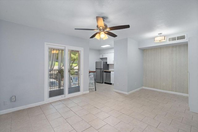 1840 Burton DR 131, Austin, TX 78741