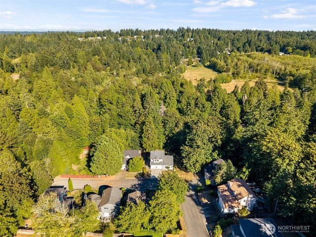 961 NE Winston Dr, Bremerton, WA 98311