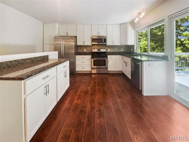2234 Arborview Drive, Maryland Heights, MO 63043