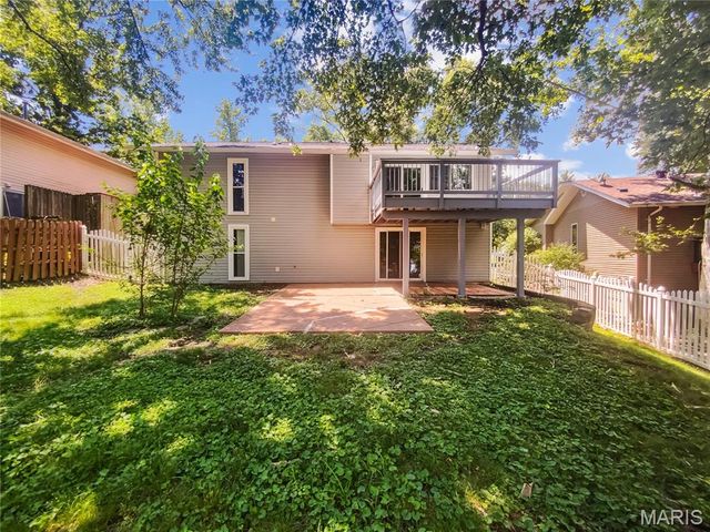 2234 Arborview Drive, Maryland Heights, MO 63043