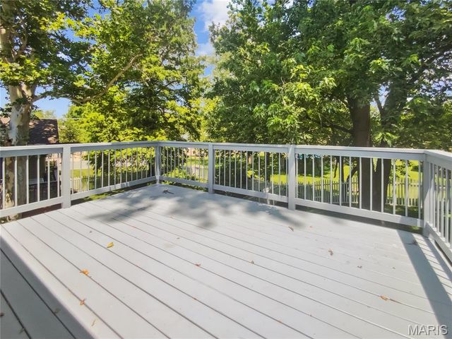 2234 Arborview Drive, Maryland Heights, MO 63043
