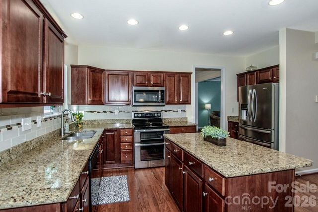 121 Crimson Orchard Drive, Mooresville, NC 28115