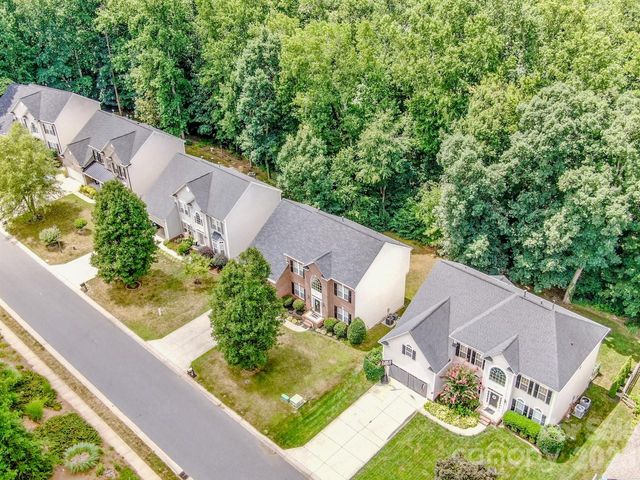 121 Crimson Orchard Drive, Mooresville, NC 28115