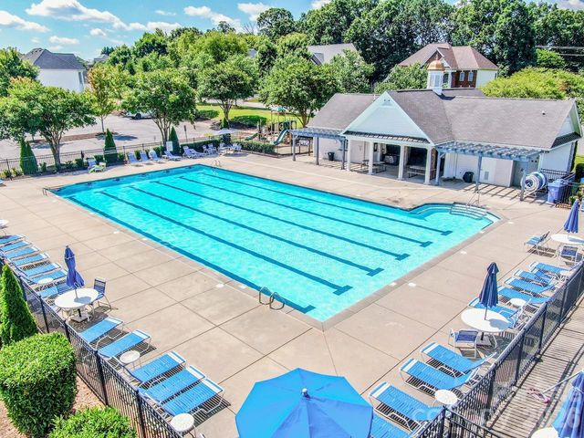 121 Crimson Orchard Drive, Mooresville, NC 28115