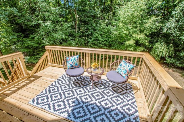121 Crimson Orchard Drive, Mooresville, NC 28115