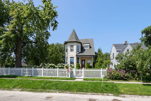 2134 Grove Avenue, North Chicago, IL 60064