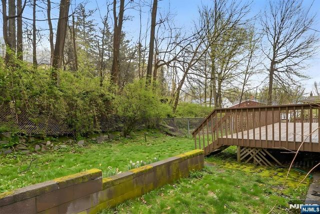 15 16th Street, Hawthorne, NJ 07506