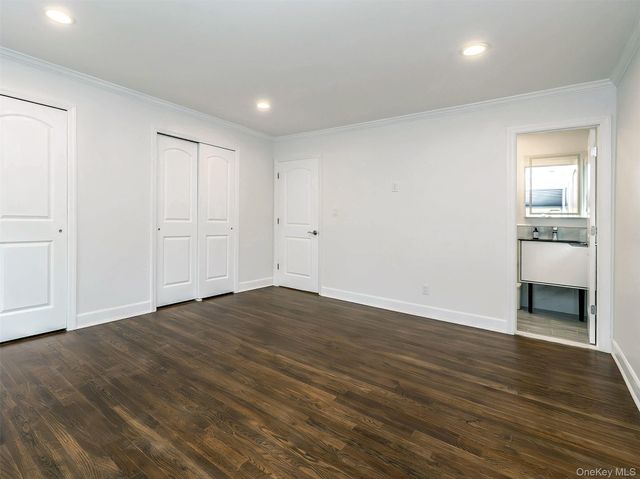 1 Milford Lane, Glen Cove, NY 11542