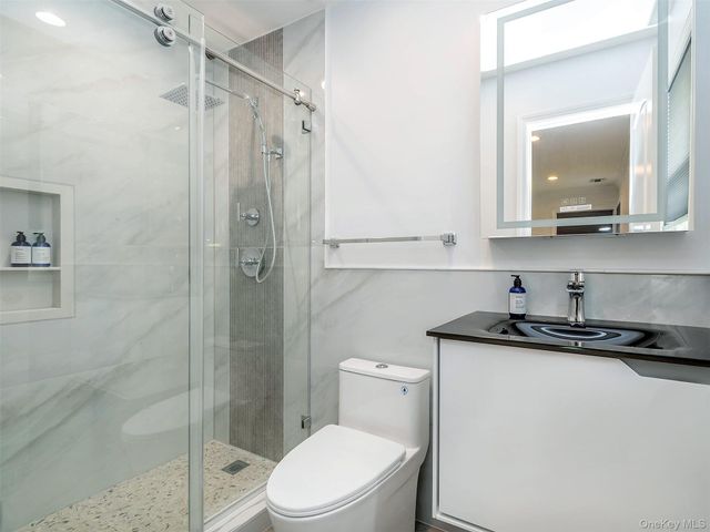 1 Milford Lane, Glen Cove, NY 11542