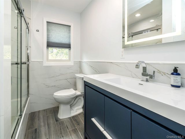 1 Milford Lane, Glen Cove, NY 11542