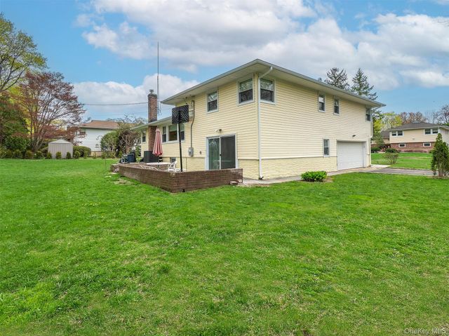 1 Milford Lane, Glen Cove, NY 11542