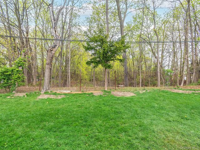 1 Milford Lane, Glen Cove, NY 11542
