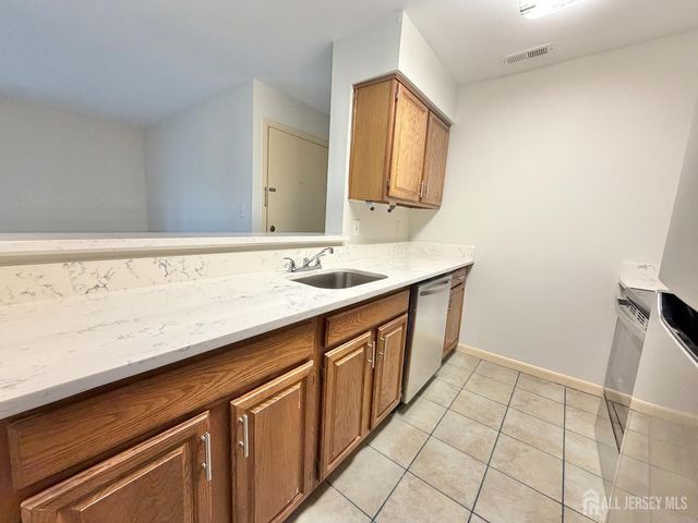 9208 Tamarron Drive, Plainsboro, NJ 08536