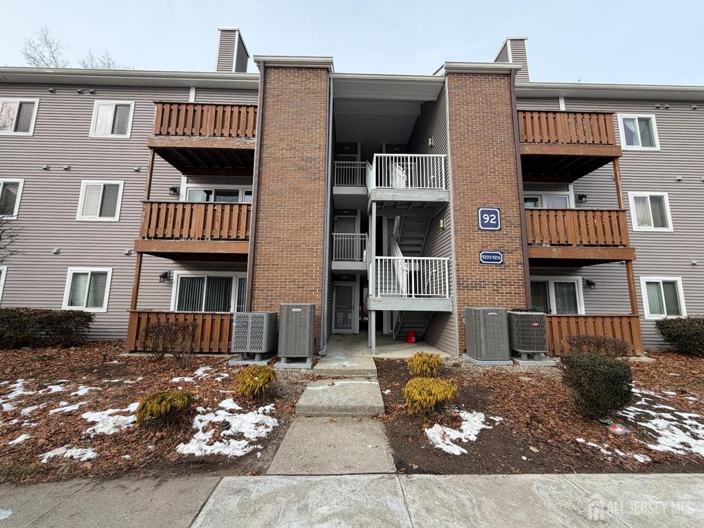 9208 Tamarron Drive, Plainsboro, NJ 08536