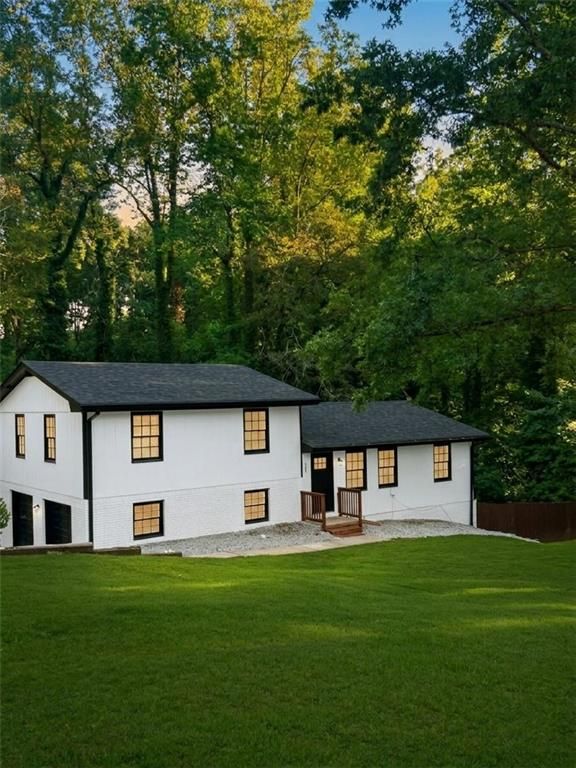 567 Woodland Lane, Lawrenceville, GA 30043