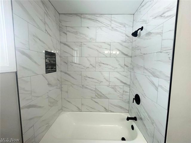 2353 W Hale Drive, Hudson, OH 44236