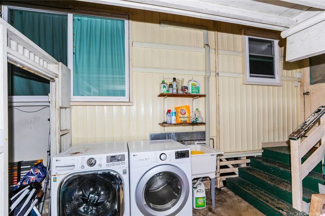 2404 Orchid Street, Honolulu, HI 96816