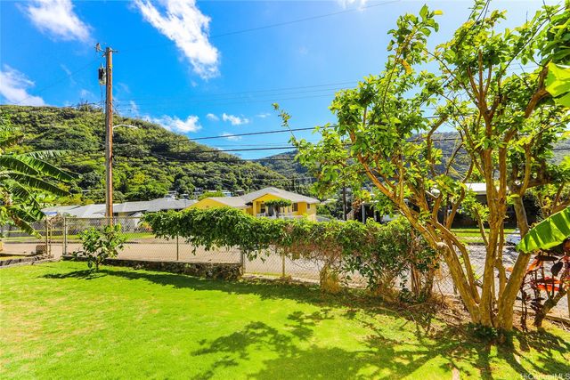 2404 Orchid Street, Honolulu, HI 96816