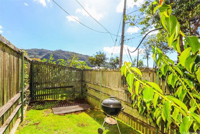 2404 Orchid Street, Honolulu, HI 96816