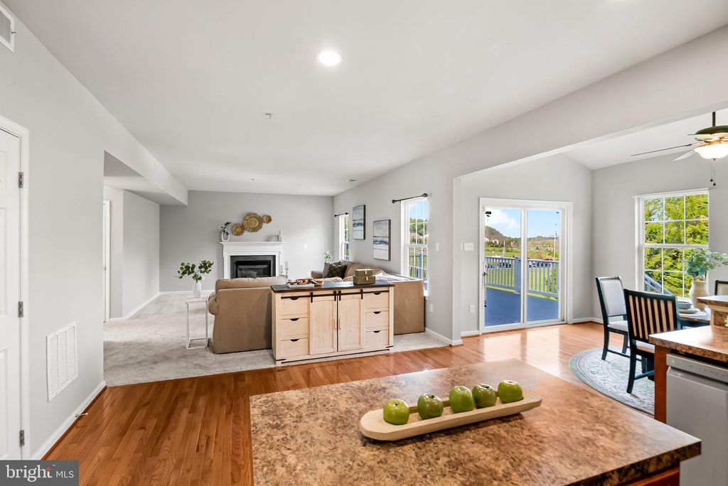 Image 12 of property listing at 2790 QUANTIM CT, Manchester, MD 21102