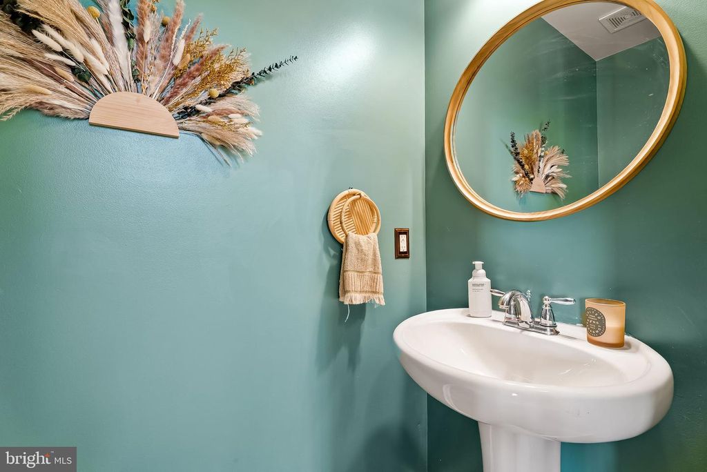 Image 16 of property listing at 2790 QUANTIM CT, Manchester, MD 21102