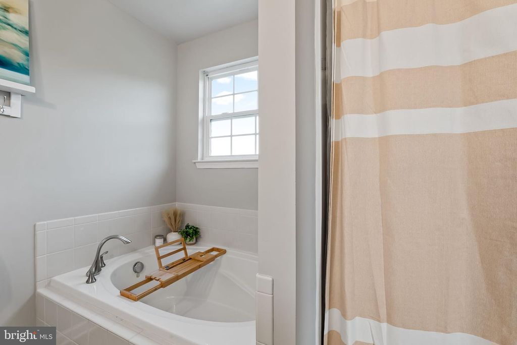 Image 27 of property listing at 2790 QUANTIM CT, Manchester, MD 21102