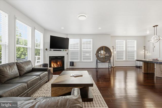 42522 STRATFORD LANDING DR, Brambleton, VA 20148