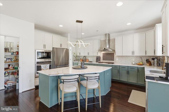 42522 STRATFORD LANDING DR, Brambleton, VA 20148