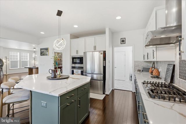 42522 STRATFORD LANDING DR, Brambleton, VA 20148