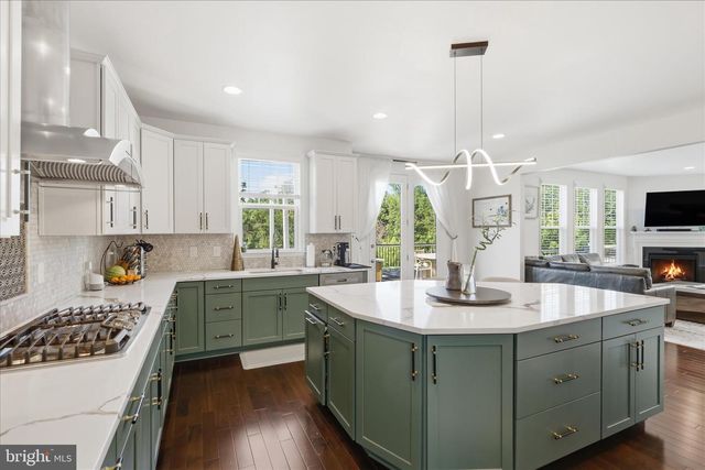 42522 STRATFORD LANDING DR, Brambleton, VA 20148