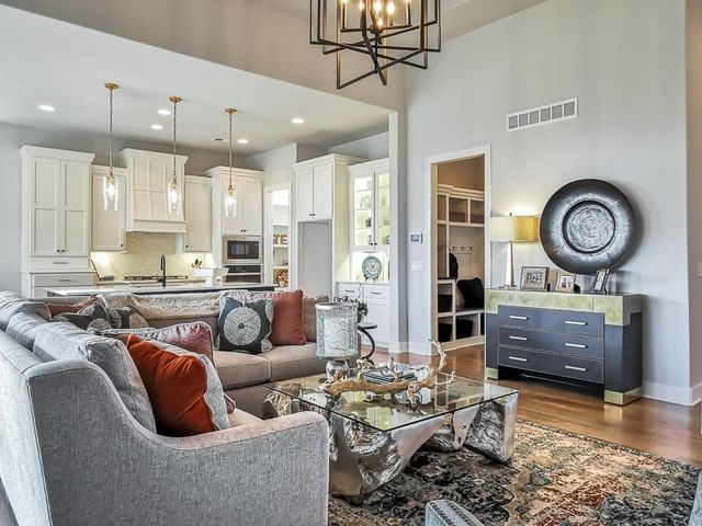 17308 Oakshire Street, Overland Park, KS 66221
