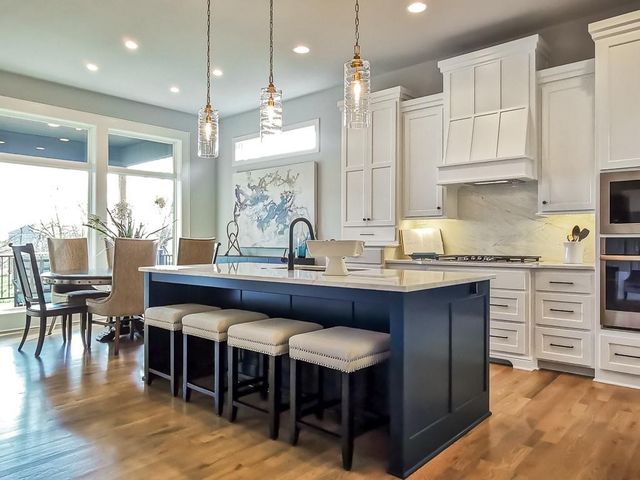 17308 Oakshire Street, Overland Park, KS 66221