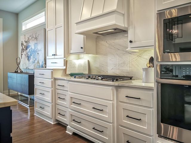 17308 Oakshire Street, Overland Park, KS 66221
