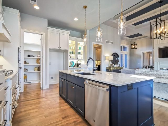 17308 Oakshire Street, Overland Park, KS 66221