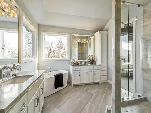 17308 Oakshire Street, Overland Park, KS 66221