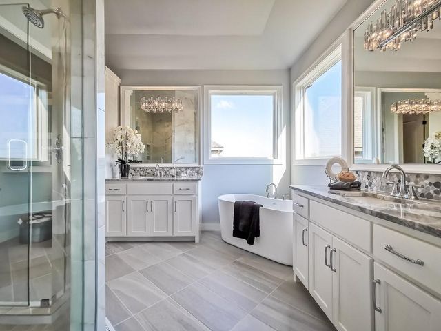 17308 Oakshire Street, Overland Park, KS 66221