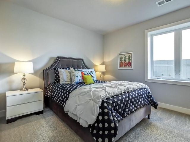 17308 Oakshire Street, Overland Park, KS 66221