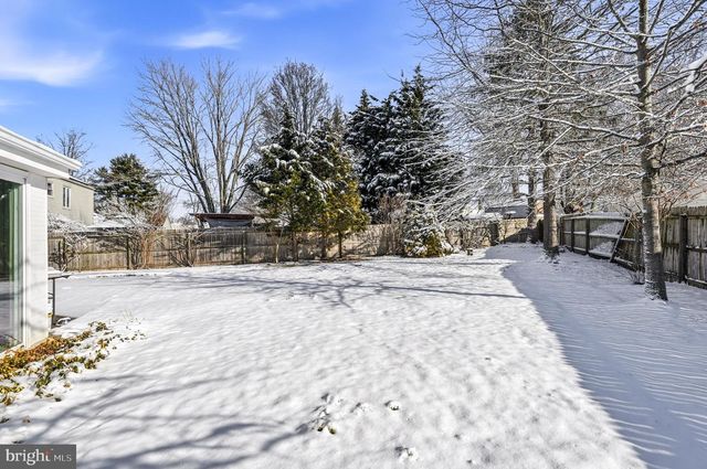 8 GREENBROOK DR, Marlton, NJ 08053