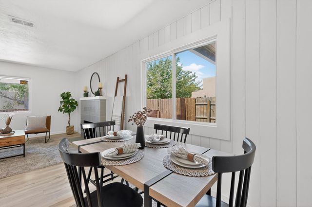 1109 Coal Avenue SW, Albuquerque, NM 87102