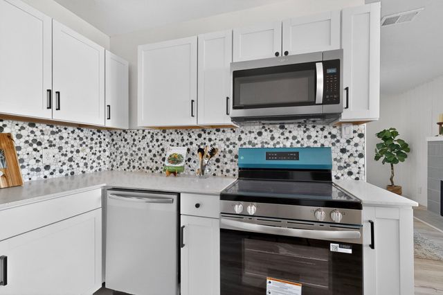 1109 Coal Avenue SW, Albuquerque, NM 87102
