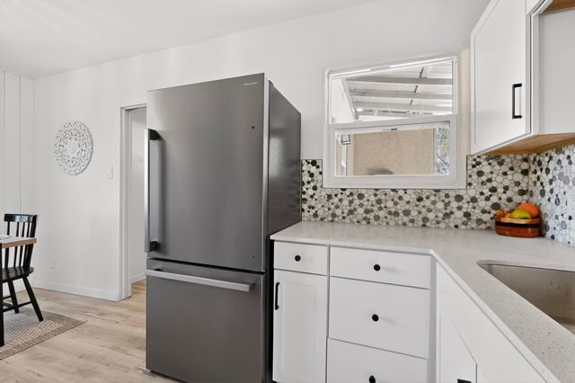1109 Coal Avenue SW, Albuquerque, NM 87102