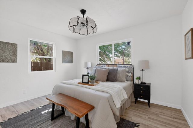 1109 Coal Avenue SW, Albuquerque, NM 87102