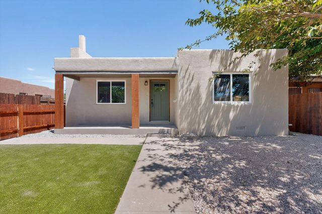 1109 Coal Avenue SW, Albuquerque, NM 87102