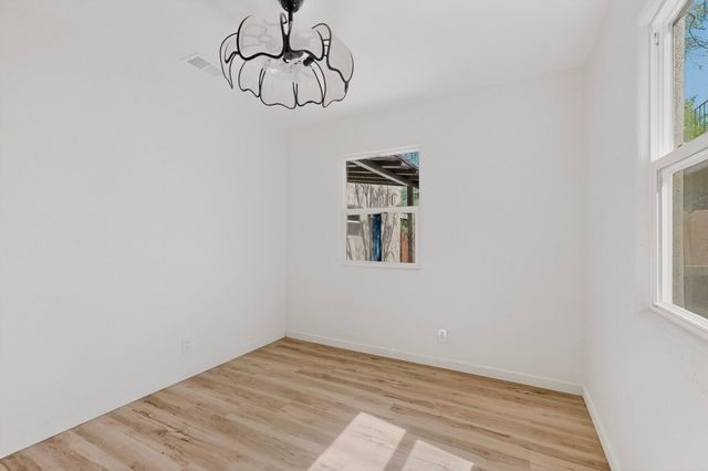 1109 Coal Avenue SW, Albuquerque, NM 87102