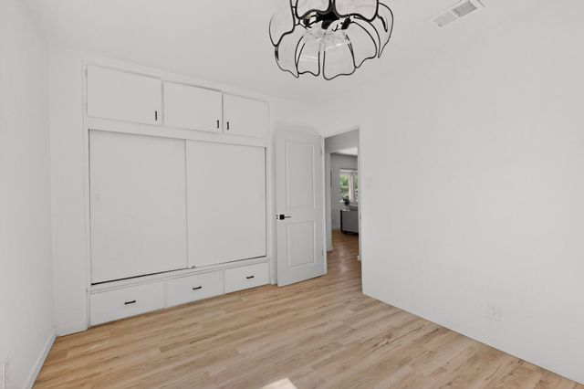 1109 Coal Avenue SW, Albuquerque, NM 87102