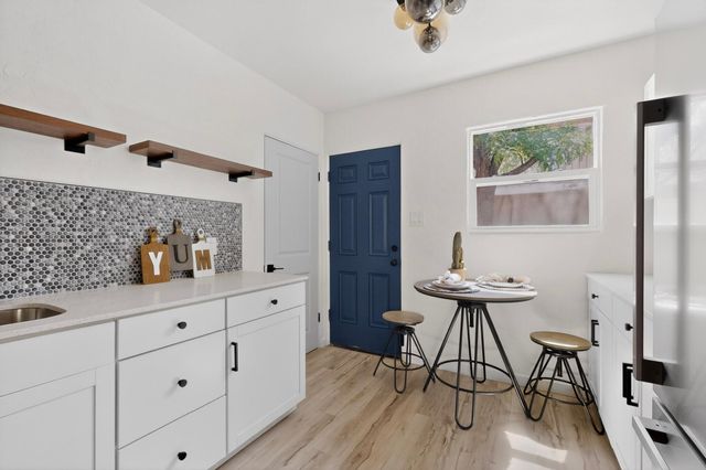 1109 Coal Avenue SW, Albuquerque, NM 87102